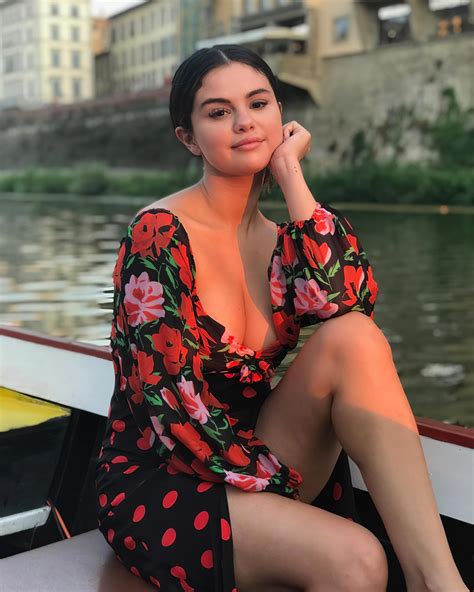 Selena Gomez Showing Off Her Hot Golden Tan Body In A Sexy Bikini On A Boat Celeblr