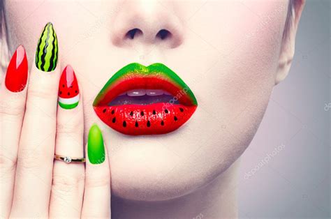 Beauty Fashion Watermelon Makeup — Stock Photo © Subbotina 127285628