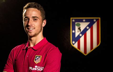 Permaneció en la institución del club hasta 2013, año en el que se fue traspasado al futebol clube paços de ferreira. Diogo Jota: My playing style is similar to Griezmann's ...