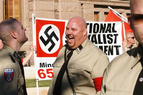 Larmée Américaine Infiltrée Par Des Néo Nazis Et Des Membres De Gangs