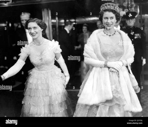 Oct 26 1953 London England Uk Queen Elizabeth Ii Right With