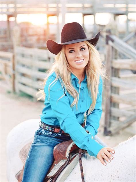 Really Like The Contrast Of Colors And How Well They Go Together Rodeo Girls Cowgirl