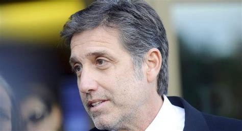 With emilio aragón, lydia bosch, luisa martín, pedro peña. La confesión de Emilio Aragón: así fue el ataque de ...