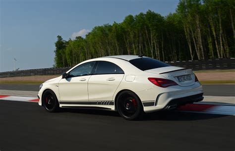 The new compact sports cars absolve the sprint from zero to 100 km/h in record time: Mercedes-Benz CLA 45 AMG now officially available in ...