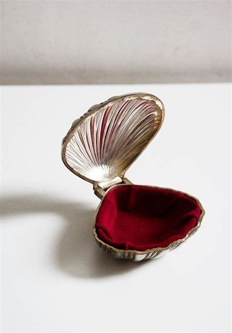 Vintage Shell Trinket Box Clam Ring Box By Florencemercato On Etsy