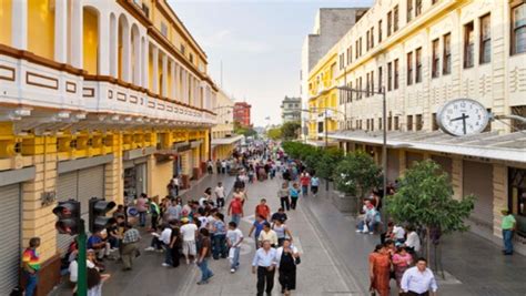 Las Calles Más Coloridas De Guatemala