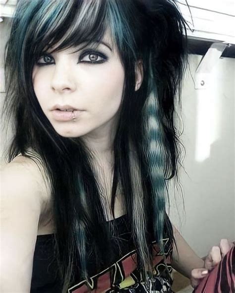 Pin By ༒ M4rg4r3t ༒ On ᴘʀᴇᴛᴛʏ ᴘᴇᴏᴘʟᴇ In 2023 Emo Scene Hair Scene Hair Pretty Hairstyles