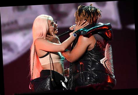 Juice wrld's girlfriend shared an emotional message with the late rapper's fans during a live show one week after his death. Juice Wrld's girlfriend, Ally Lotti, speaks out after late ...