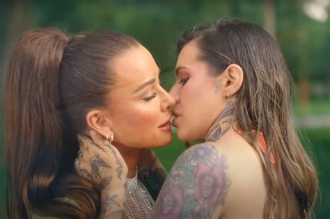 watch kyle richards and morgan wade almost kiss in ‘fall in love with me music video