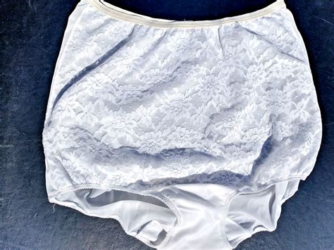 Vintage Vanity Fair 5 White Nylon Granny Panties Gem