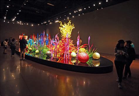Wild Glass Sculptor Dale Chihuly S Seattle Museum Hoagonsight