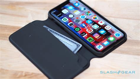 Apples Iphone X Leather Folio Case Is Really Slick Slashgear