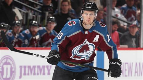 Nathan mackinnon (born september 1, 1995) is a canadian major junior ice hockey forward who currently plays for the halifax mooseheads of the quebec major junior hockey league (qmjhl). Nathan MacKinnon: da primeira escolha do draft ao primeiro ...