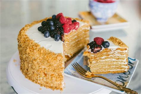 Unlike many layer cakes, the layers are exposed, giving it a raw, rustic appearance. Honey Cake Recipe in 2019 | Cake recipes, Honey cake, Cake