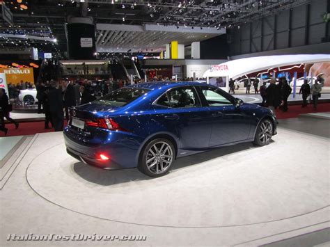 It is the porsche selling stand for the upscale driver in new york. Salone di Ginevra 2013 (live): lo stand Lexus ...