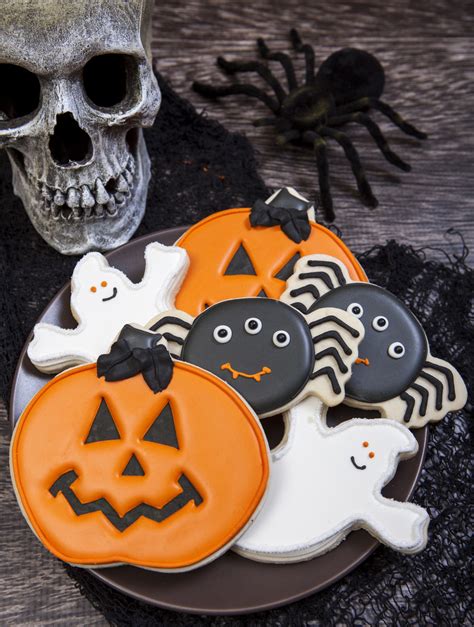 Given that you mention a rolling pin, i guess you're talking about pillsbury sugar cookies, for decorating? Spooky Cookie: Halloween Cookie Decorations