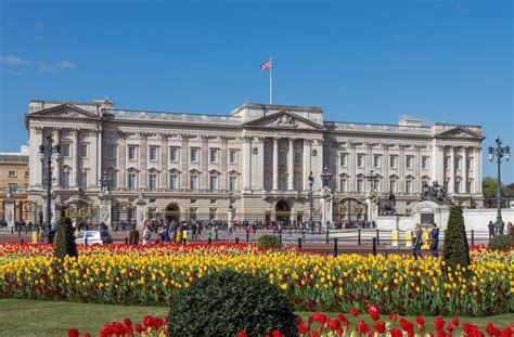 Top 10 Facts About Buckingham Palace Discover Walks Blog