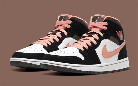 Travis Scott Jordan 1 Pink Laces Outfit Brown Nike Jordan 1s With