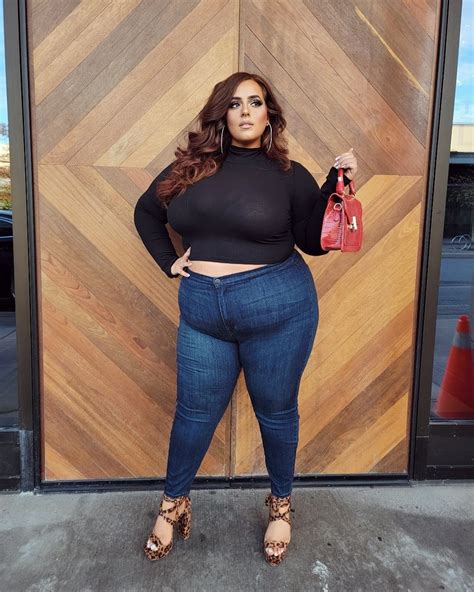Plus Size Influencer Olivia Shows Toronto How To Be Sexy And Comfortable Shapely Lifestyle