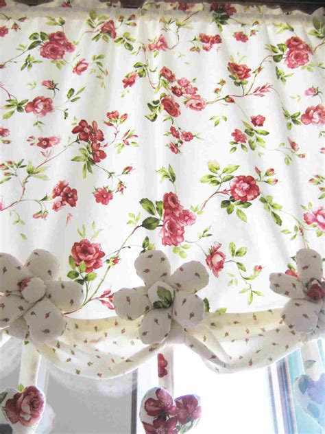 Su etsy trovi 16885 mantovane in vendita, e costano in media € 36,86. MyShabbyCountryDreams: Tende & Mantovane