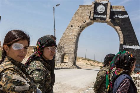 Meet The Female Kurdish Fighters Battling Isil Isilisis Al Jazeera