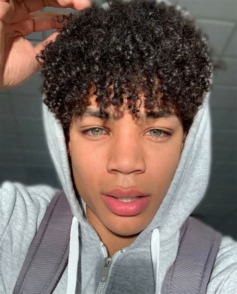 Pin By Prncessj🦋 On B O Y S 20 Boys With Curly Hair Curly Hair Men