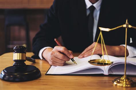 Cómo elegir el mejor abogado de indemnización laboral Things2know