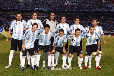 رحيل أسطورة كرة القدم و اللاعب السابق لمنتخب الأرجنتين دييغو مارادونا والذي يعد أحد أكثر لاعبي كرة القدم موهبة في تاريخ اللعبة. منتخب الارجنتين-منتديات -ديونجي