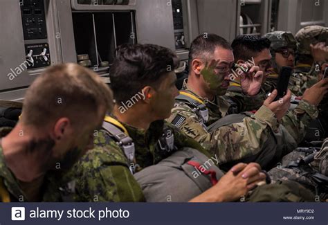 Canadian Paratroopers Stock Photos And Canadian Paratroopers Stock Images