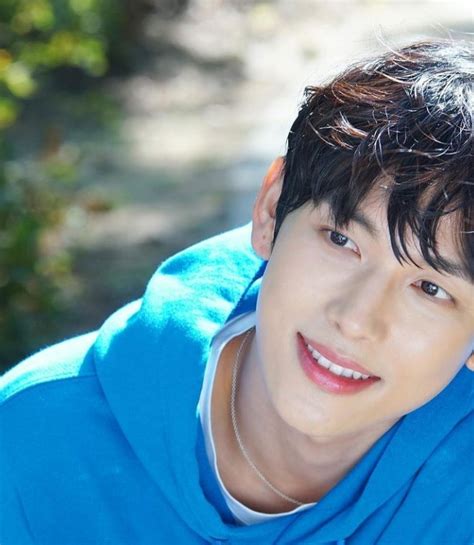 Im si wan is a south korean singer. A Post Im Si Wan Shared Before His Debut Is Giving Fans ...