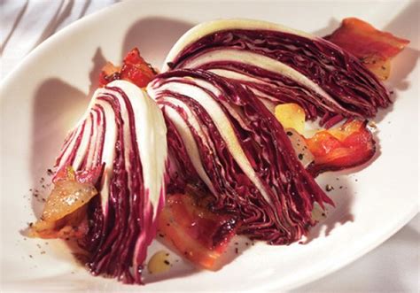 Den trevisano untermischen und den risotto kurz ziehen lassen. Gebratener Radicchio - Rezept - ichkoche.at