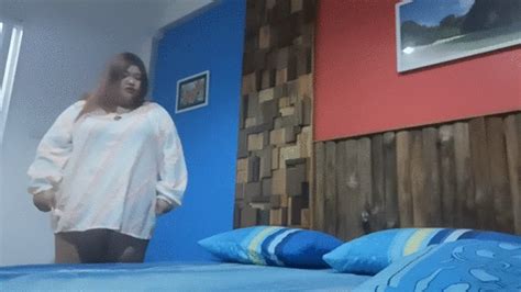 Ameena Asian Bbw Piggy Spreads Open Wide