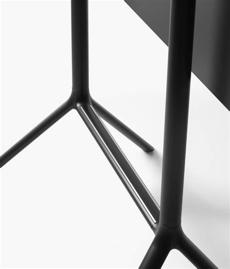 Idealnie wkomponuje się w aranżację każdego wnętrza. MIURA table rect 73cm | Plank