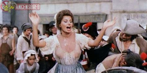 Naked Sophia Loren in Madame Sans Gêne