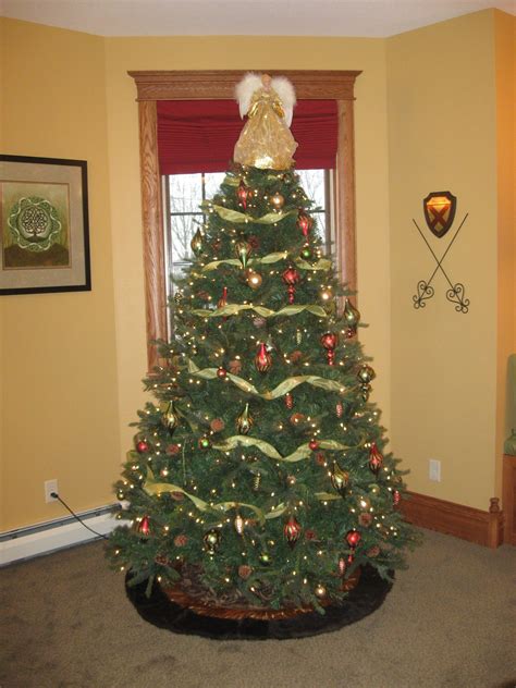 In ireland we know how to receive! Traditional Christmas Tree in our Fine Irish Suite ...