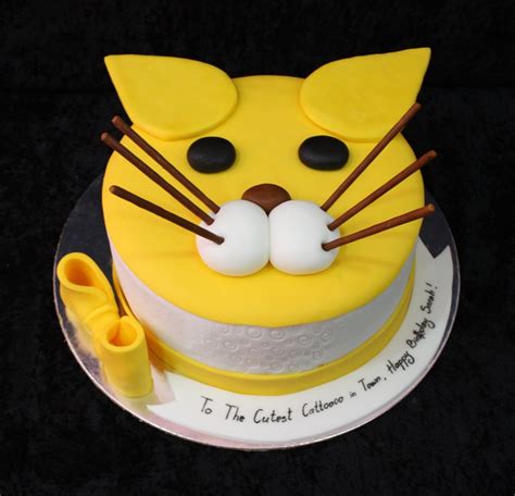 This is a homemade kitty birthday cake design i made for my friend's daughter, my second attempt using fondant! Cat Cakes - Decoration Ideas | Little Birthday Cakes