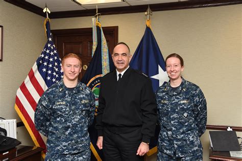 Usstratcom Deputy Commander Meets With Bull And George Ensigns