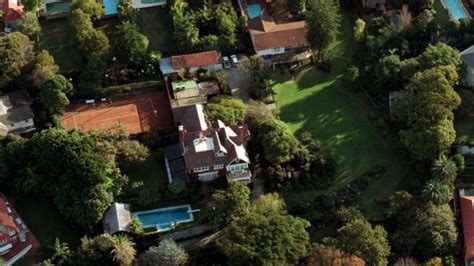 James packer earns $182 million in dividends from crown, but none of the earnings make it so what's the figure now, a quarter of a century later? After $70 million James Packer sale, agents predict a $100 ...