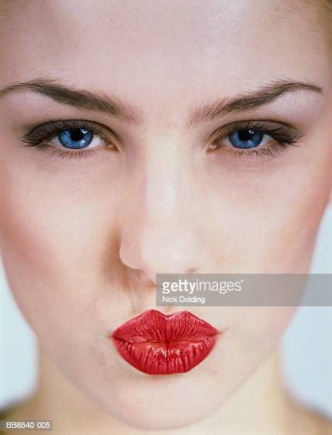 Pucker Lips Photos Et Images De Collection Getty Images