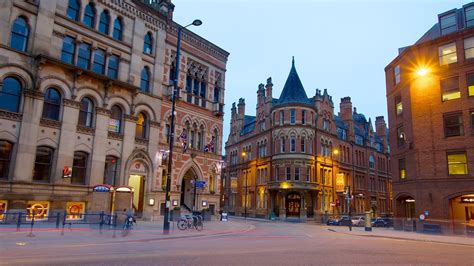 Albert Square Manchester England Attraction Au