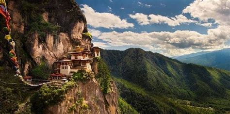 Taktsang Palphug Paro Bhutan Asia Pinterest Bhutan Holiday