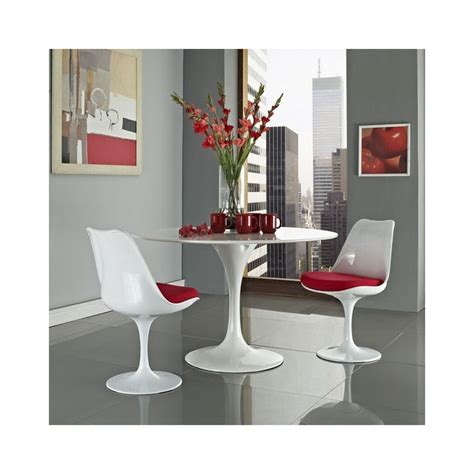 It was designed primarily as a chair to match the complementary dining table. Stuhl Tulip - Designerstühle furnmod
