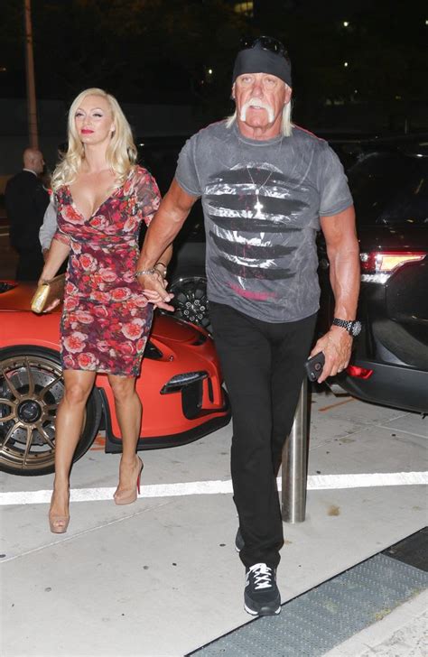 Hulk Hogan 69 Gets Engaged To Yoga Instructor Sky Daily 45 As He