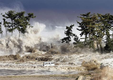 Tsunami Smithsonian Ocean