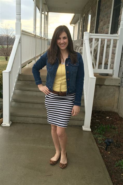 Real Mom Style My Go To Striped Pencil Skirt Whatiwore Momma In