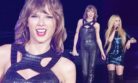 Taylor Swift And Avril Lavigne Perform Duet On 1989 Tour Daily Mail
