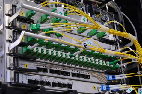 Mengenal Teknologi Fiber Optic Cara Kerja Teknik Penyambungan