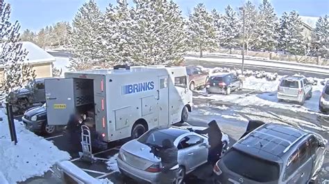 Video Brinks Armored Vehicle Robbed At Gunpoint In Colorado Fbi Looking For Suspects Abc7