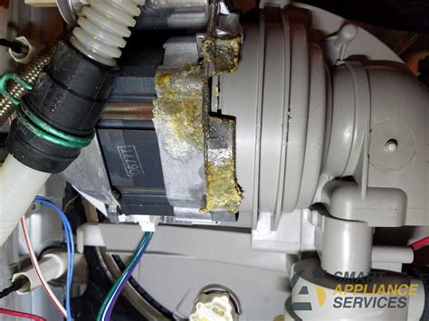 It still seems to have this problem on all cycles that i have tried. Circulation pump leakage KitchenAid Dishwasher
