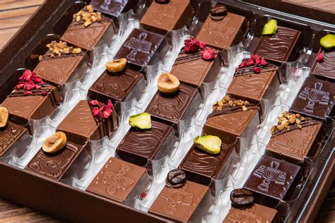 16 Handcrafted Praline Chocolates Kala King